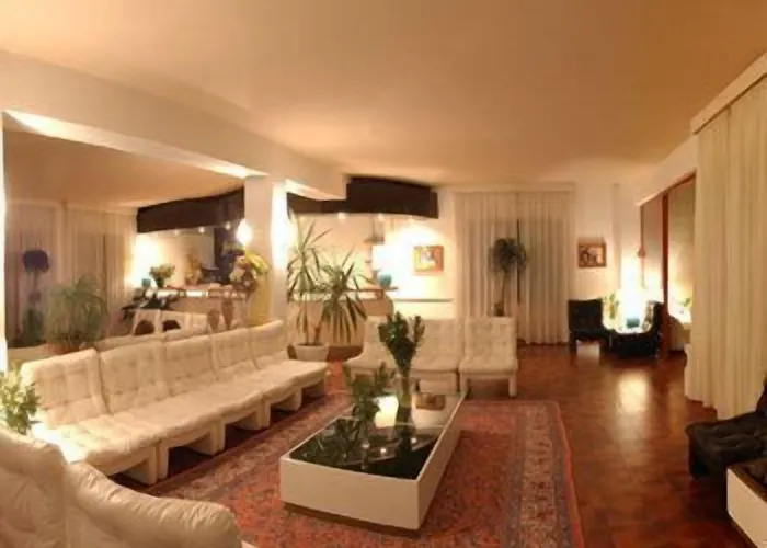 King's Hotel 4*